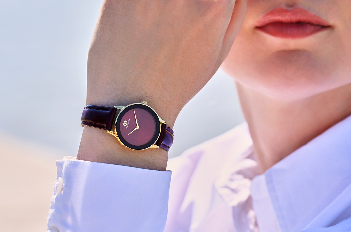 Nostalgia 1988 Burgundy Gold Women's Watch