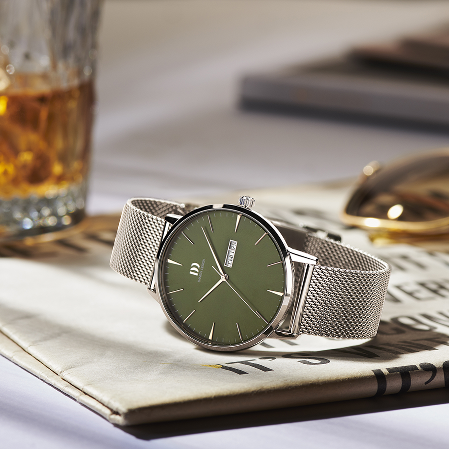 Akilia Day/Date Green Mesh Men's Watch